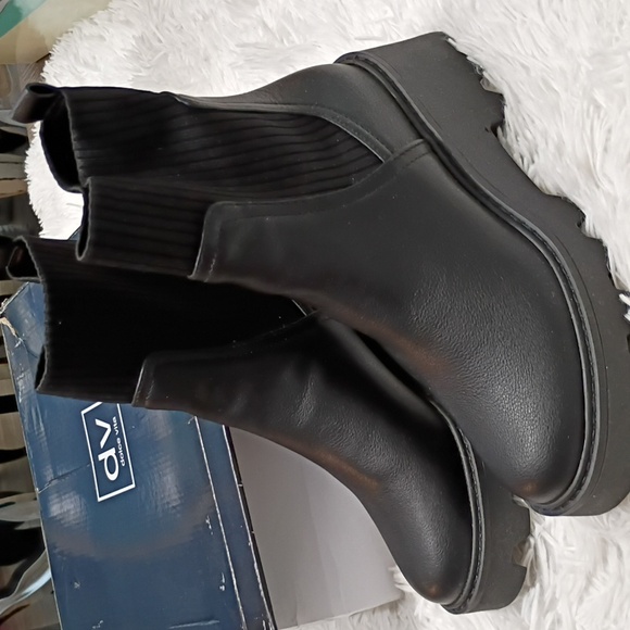New Dolce Vita Villa Black Ribbed Ankle Booties Size 6.5 - Picture 3 of 14